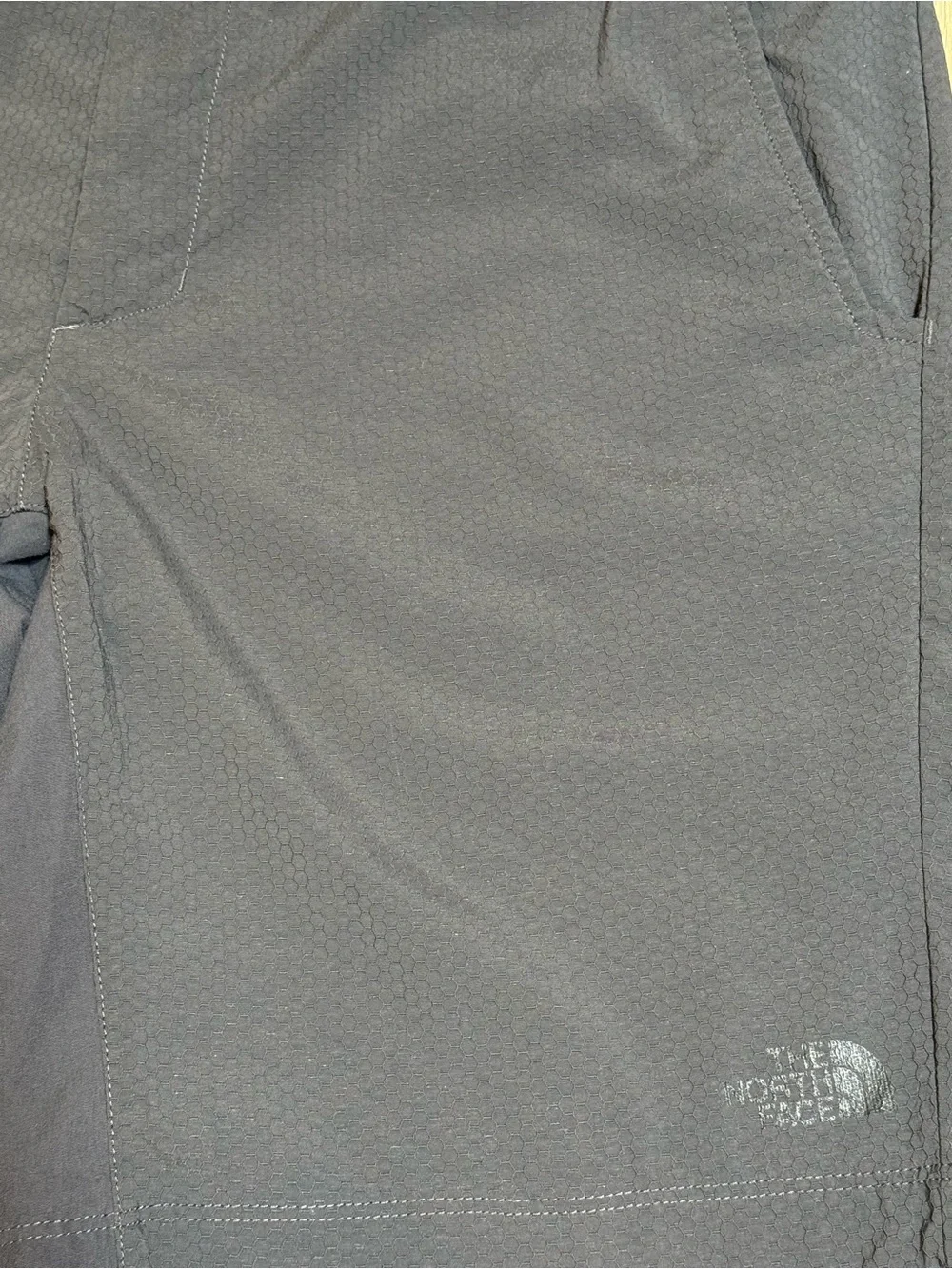 The North Face Men's Slate Gray Technical Hybrid Shorts